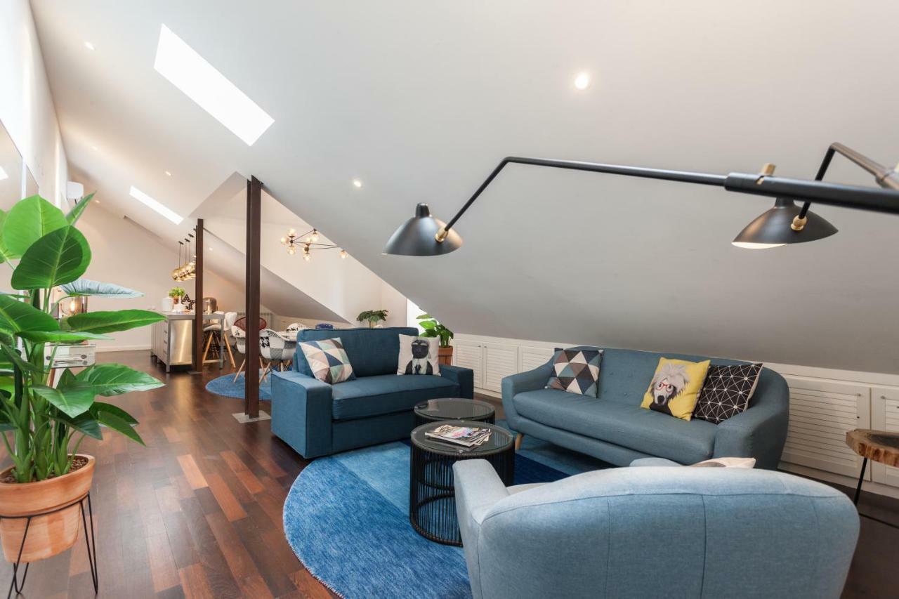 Explore Vibrant From A Designer Loft At Casa Da Barroca * Lissabon